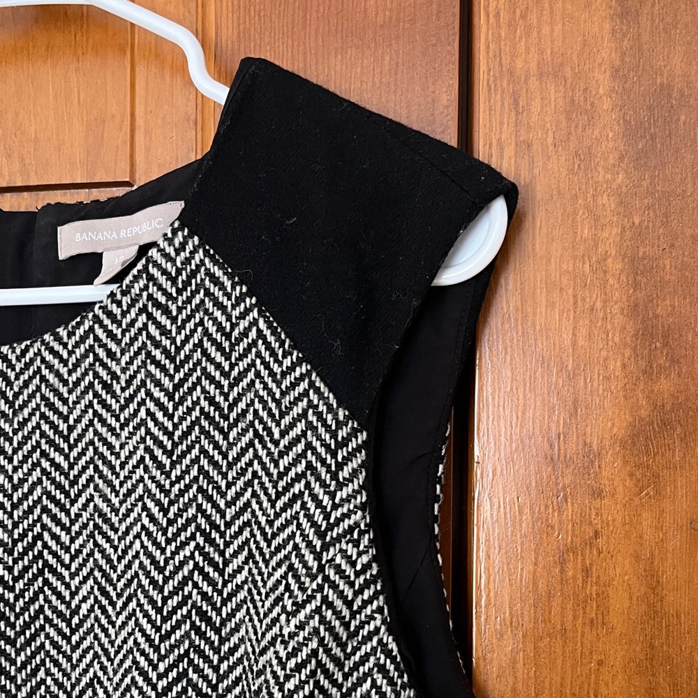 Banana Republic Black and White Patterned Mini Dress business - Picture 4 of 6